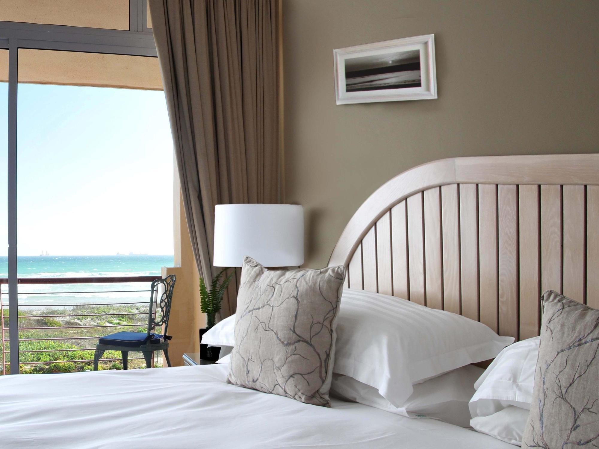 Leisure Bay Luxury Hotel
