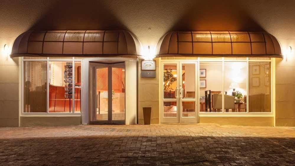 Leisure Bay Luxury Hotel